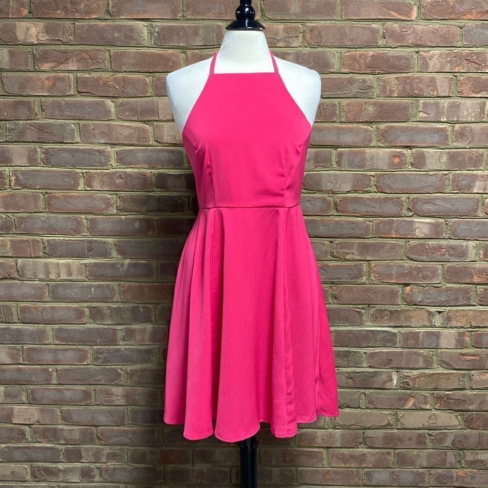 TCEC Fuchsia Halter Dress Size Medium NWT - Picture 2 of 8